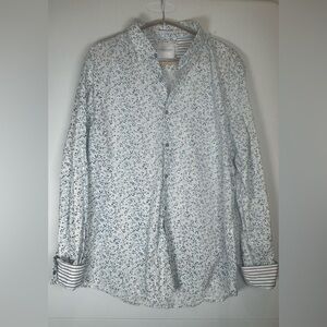 Denim & Flower Blue and White Floral Long Sleeve Button Down Shirt. Size XL